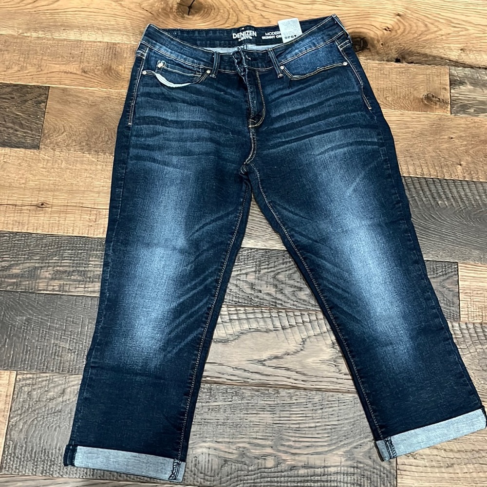 Women’s Denizen from Levi’s cropped jeans